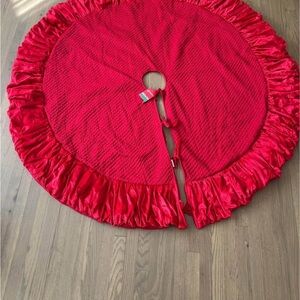 Luxurious Red Ruffled Tree Skirt